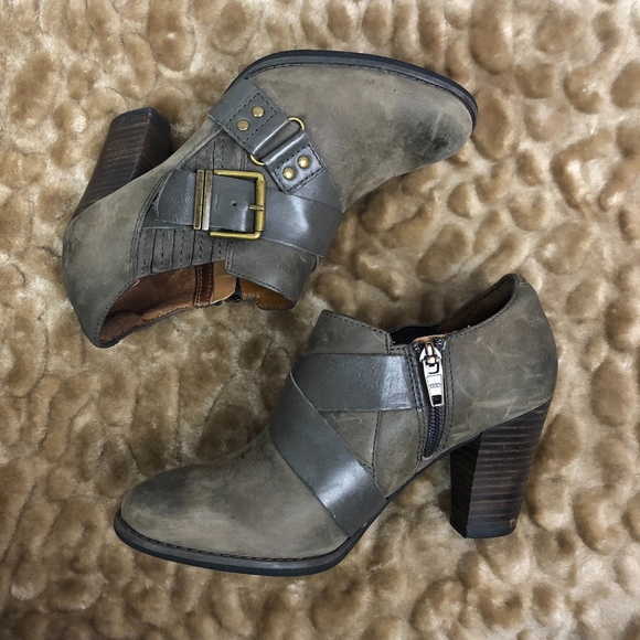 Clarks Shoes - Clarks Heath Woodlark Ankle Booties